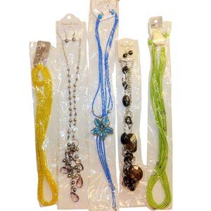 NIP Grab Bag Mystery Box Bulk Lot of 100 Assorted Fashion Jewelry Necklaces